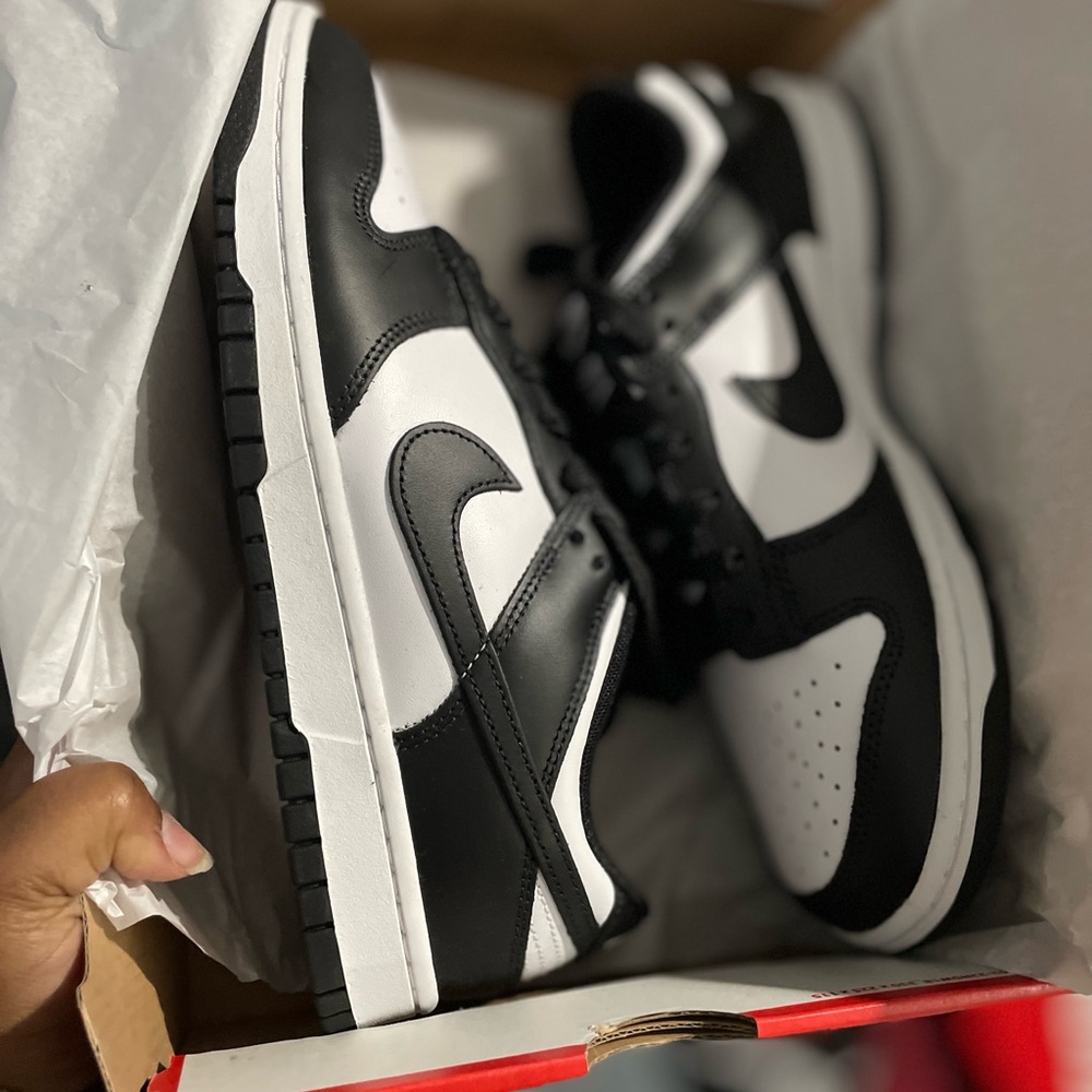 Nike Black and White Men's Sneakers
Brand new